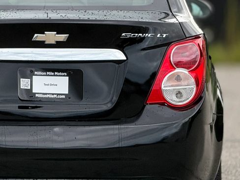 Used 2016 Chevrolet Sonic LT FWD image 14