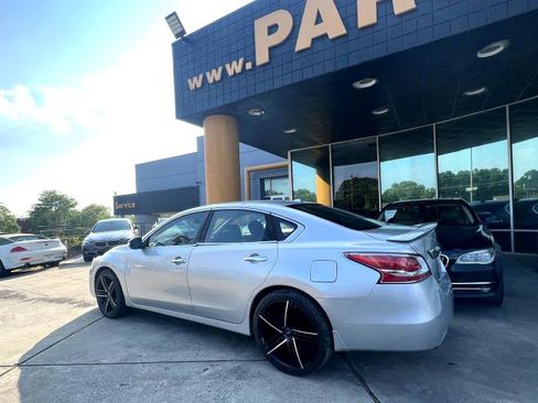 Used 2015 Nissan Altima 2.5 S w/ Special Edition Package image 2