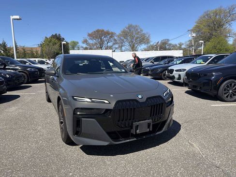 Certified 2023 BMW 740i w/ Parking Assistance Package RWD image 6