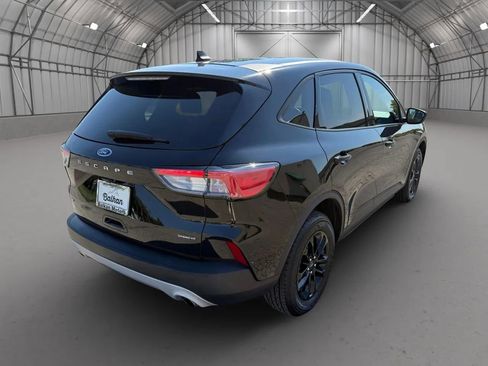 Used 2020 Ford Escape SE Sport image 4