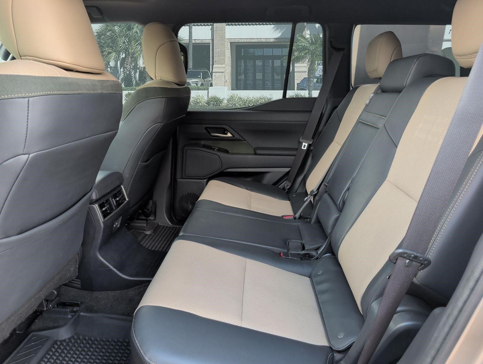 Used 2025 Lexus GX 550 AWD/4WD image 25
