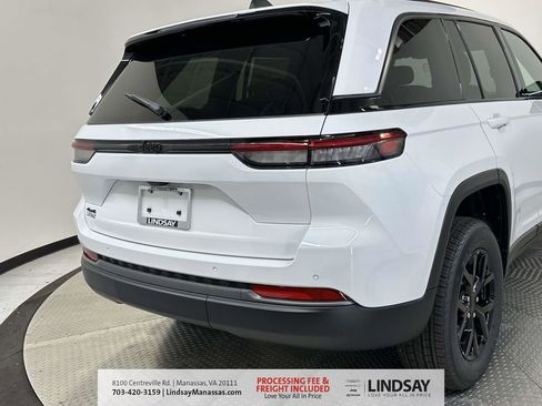 New 2026 Jeep Grand Cherokee Altitude AWD/4WD image 9