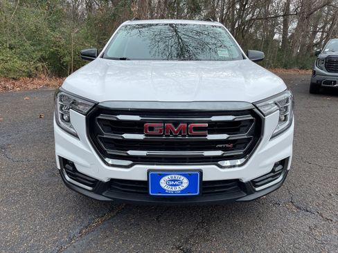 Used 2024 GMC Terrain AT4 image 8