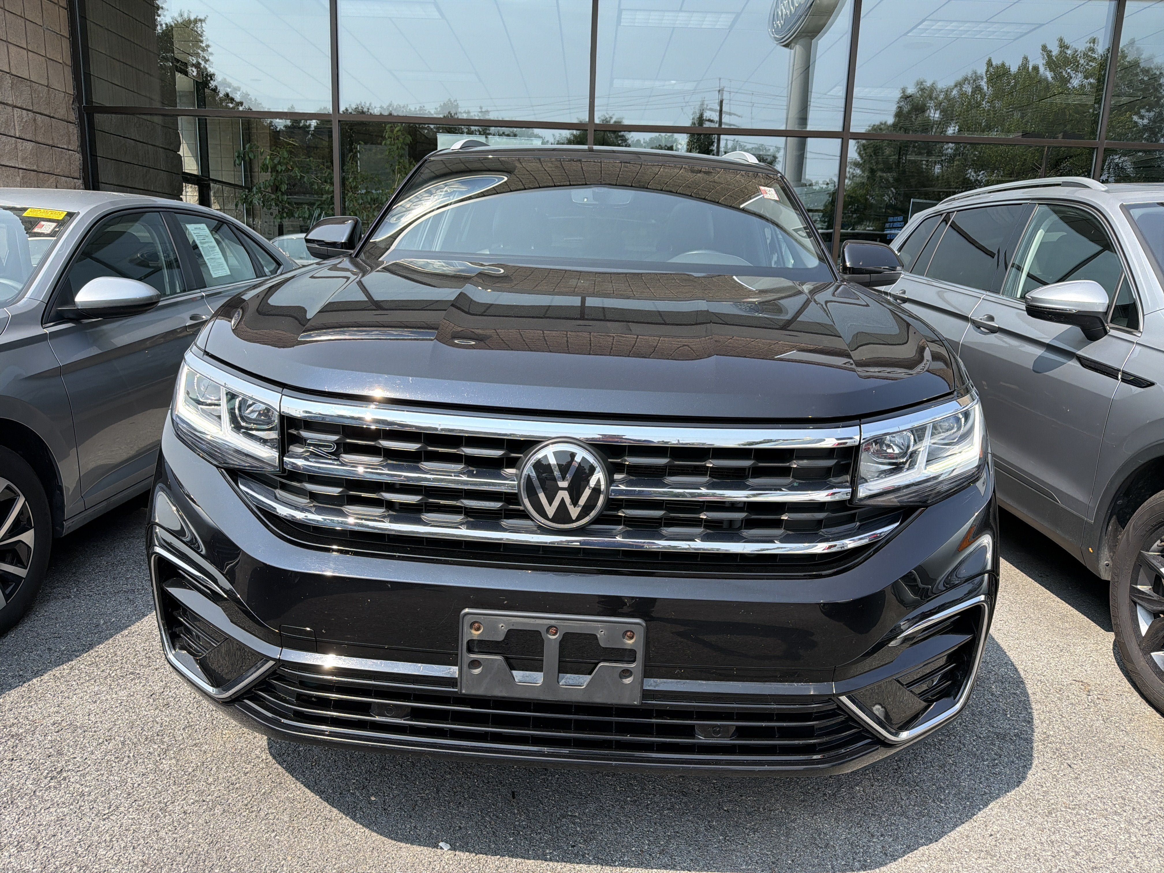 Used 2021 Volkswagen Atlas Cross Sport SE AWD/4WD image 3