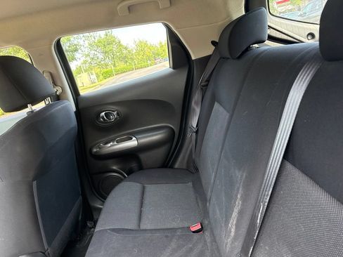 Used 2014 Nissan Juke S FWD image 10