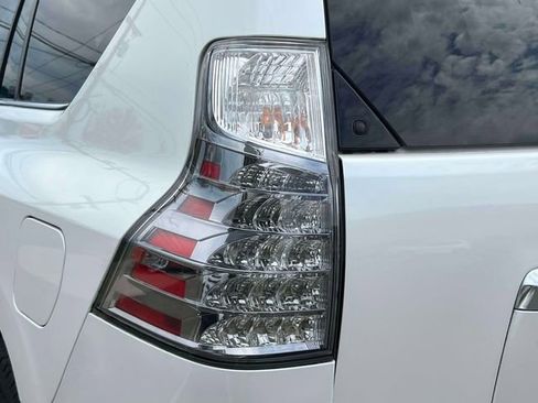 Used 2023 Lexus GX 460 Premium w/ Premium Package image 15