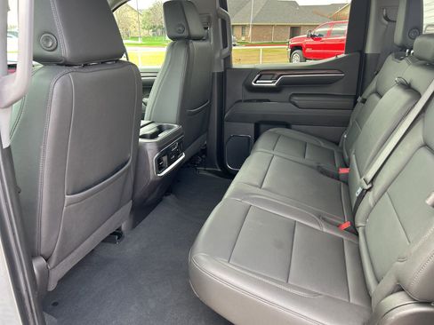 Certified 2024 GMC Sierra 1500 SLT image 11