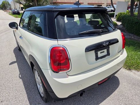 Used 2016 MINI Cooper 2-Door Hardtop FWD image 11