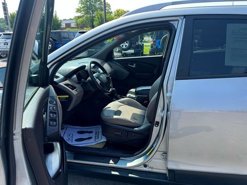 Used 2015 Hyundai Tucson SE image 16