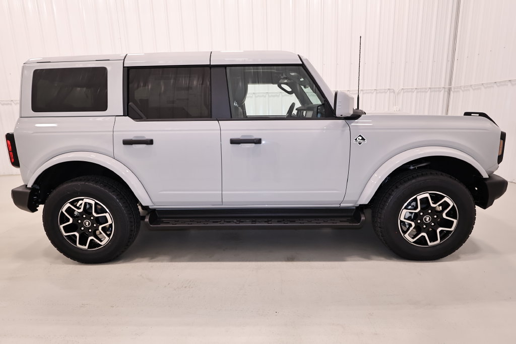 New 2026 Ford Bronco Outer Banks AWD/4WD image 2