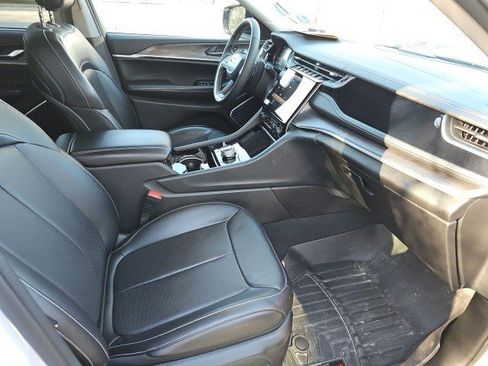 Used 2022 Jeep Grand Cherokee Limited 4xe w/ Luxury Tech Group II image 11