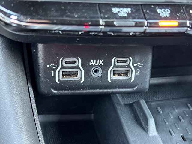 Used 2025 Dodge Durango R/T AWD/4WD image 32