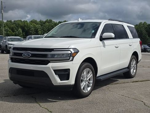 Used 2024 Ford Expedition XLT RWD image 1