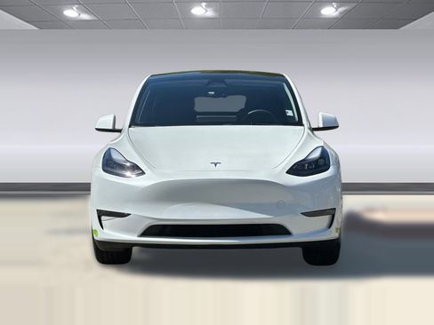 Used 2023 Tesla Model Y Long Range AWD/4WD image 5
