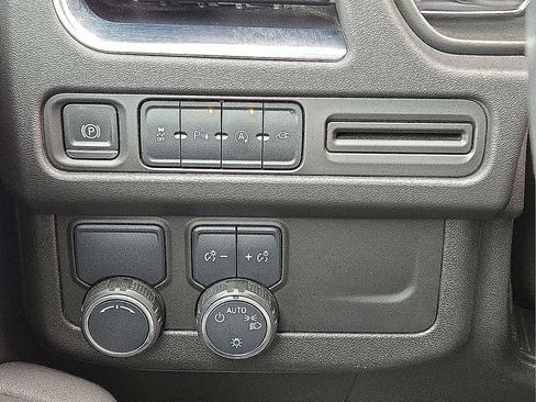 Used 2021 Chevrolet Tahoe LT image 26