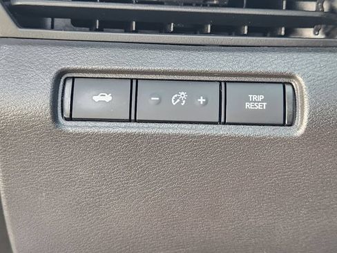 Used 2024 Nissan Altima 2.5 SV FWD image 21