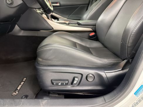 Used 2017 Lexus IS 200t w/ Navigation System Package RWD image 15