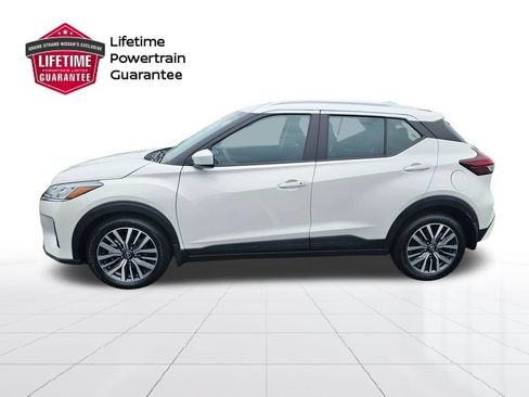 Used 2024 Nissan Kicks SV FWD image 3