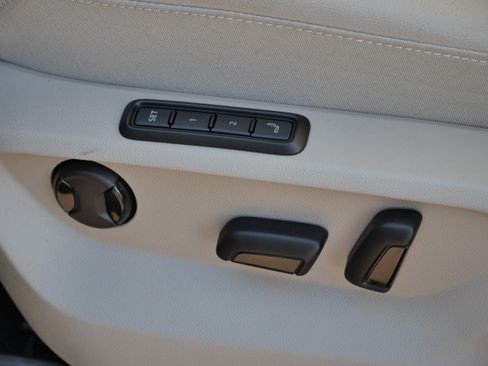 Certified 2025 Volkswagen Atlas SEL Premium R-Line image 20