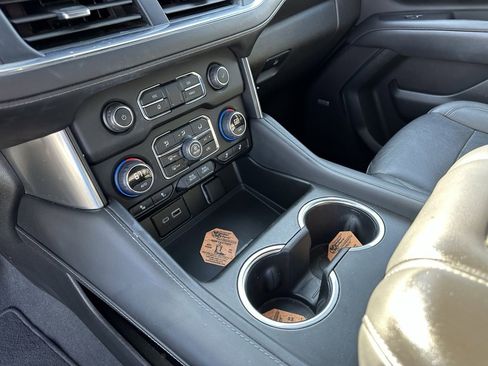 Used 2022 Chevrolet Tahoe LT w/ Luxury Package image 15