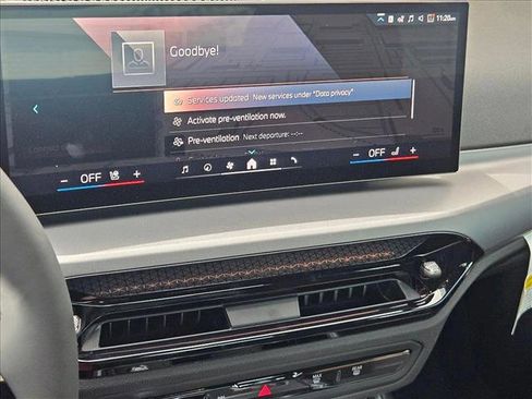 Used 2025 BMW 230i xDrive Coupe image 12