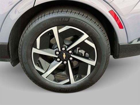 Used 2025 Chevrolet Equinox EV LT w/ Convenience Package image 13