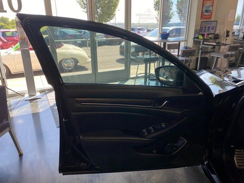 Used 2021 Honda Accord Sport image 11