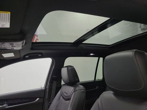 Used 2025 Cadillac XT6 Premium Luxury image 5