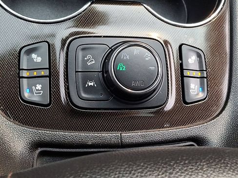 Used 2022 GMC Acadia AT4 w/ Technology Package AWD/4WD image 28