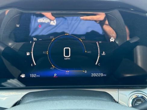 Certified 2025 Chevrolet Trax LT FWD image 20
