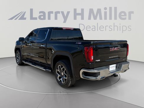 Used 2023 GMC Sierra 1500 SLT w/ SLT Premium Package AWD/4WD image 3
