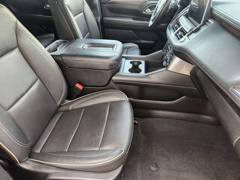 Used 2024 Chevrolet Tahoe Premier AWD/4WD image 19