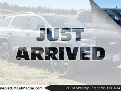 Used 2022 GMC Acadia SLE w/ Driver Convenience Package