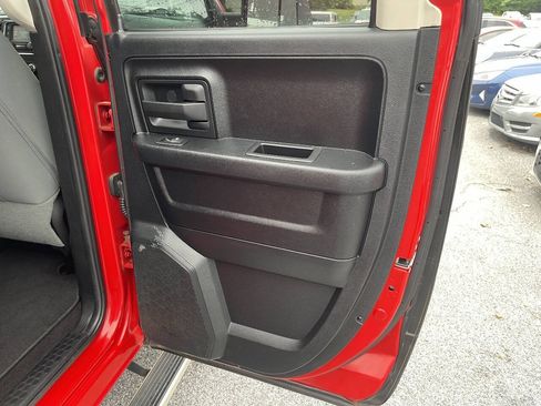 Used 2014 RAM 1500 Express AWD/4WD image 23