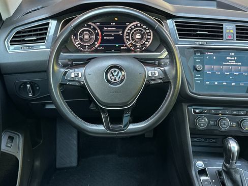 Used 2019 Volkswagen Tiguan SEL w/ 3rd Row Seat Package AWD/4WD image 19