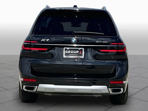 Used 2025 BMW X7 xDrive40i AWD/4WD image 4