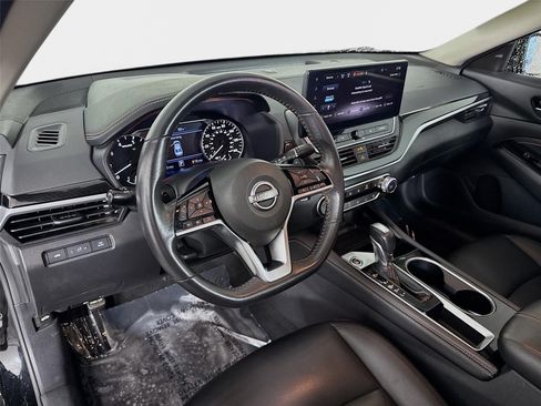 Certified 2023 Nissan Altima 2.5 SR w/ SR Premium Package FWD image 9
