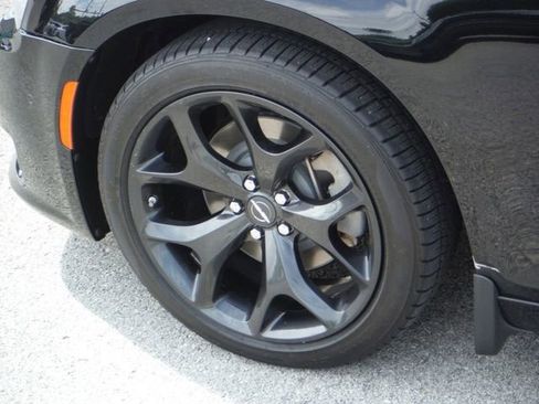 Certified 2022 Chrysler 300 S w/ Comfort Group RWD image 6