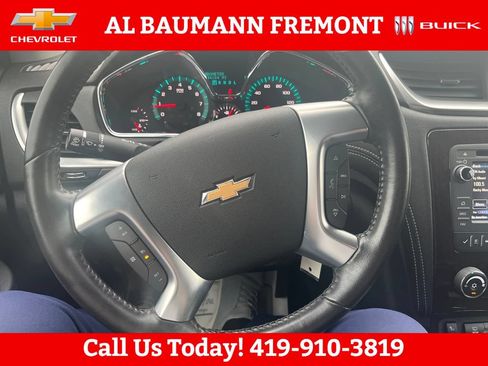 Used 2017 Chevrolet Traverse LT w/ Style and Technology Package FWD image 13