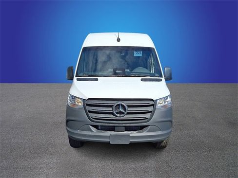 Used 2025 Mercedes-Benz Sprinter 2500 image 2