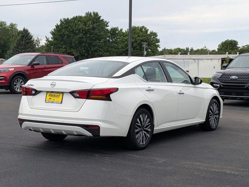 Used 2025 Nissan Altima 2.5 SV FWD image 7