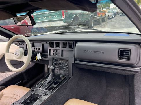 Used 1988 Chevrolet Corvette Coupe RWD image 9