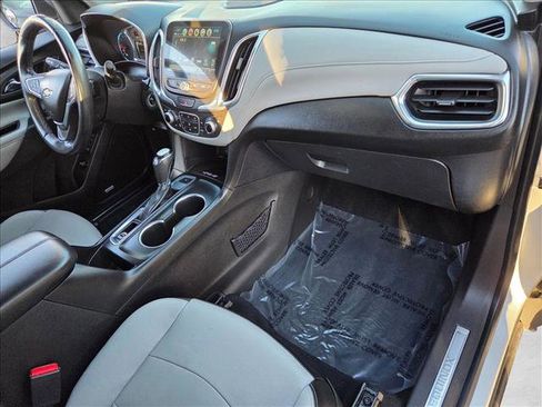Used 2018 Chevrolet Equinox Premier image 21