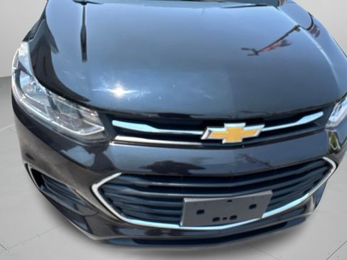 Used 2020 Chevrolet Trax LS w/ Tint and Cruise Package FWD image 33