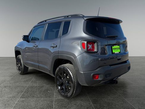 Used 2023 Jeep Renegade Altitude image 4