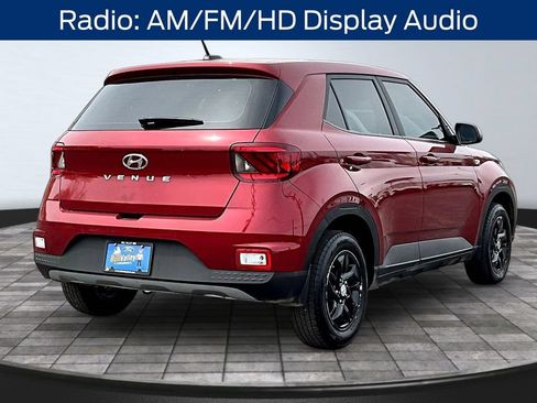 Used 2023 Hyundai Venue SE w/ Cargo Package FWD image 6