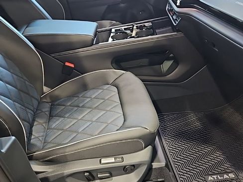New 2026 Volkswagen Atlas Cross Sport SEL Premium R-Line image 13