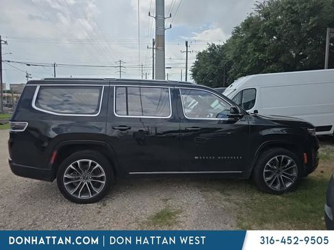 Used 2023 Jeep Grand Wagoneer Series III AWD/4WD image 2