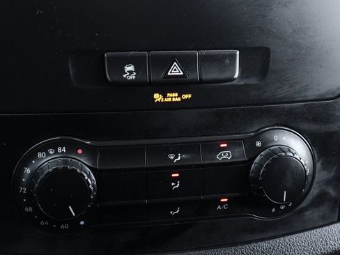 Used 2021 Mercedes-Benz Metris image 33