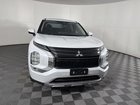 Used 2024 Mitsubishi Outlander SE AWD/4WD image 8